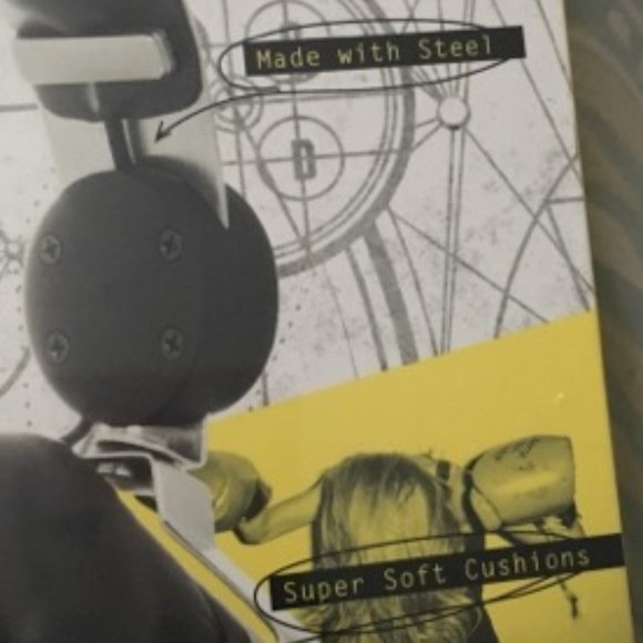 Wicked Audio REVOLT Headphones - Picture 4 of 5